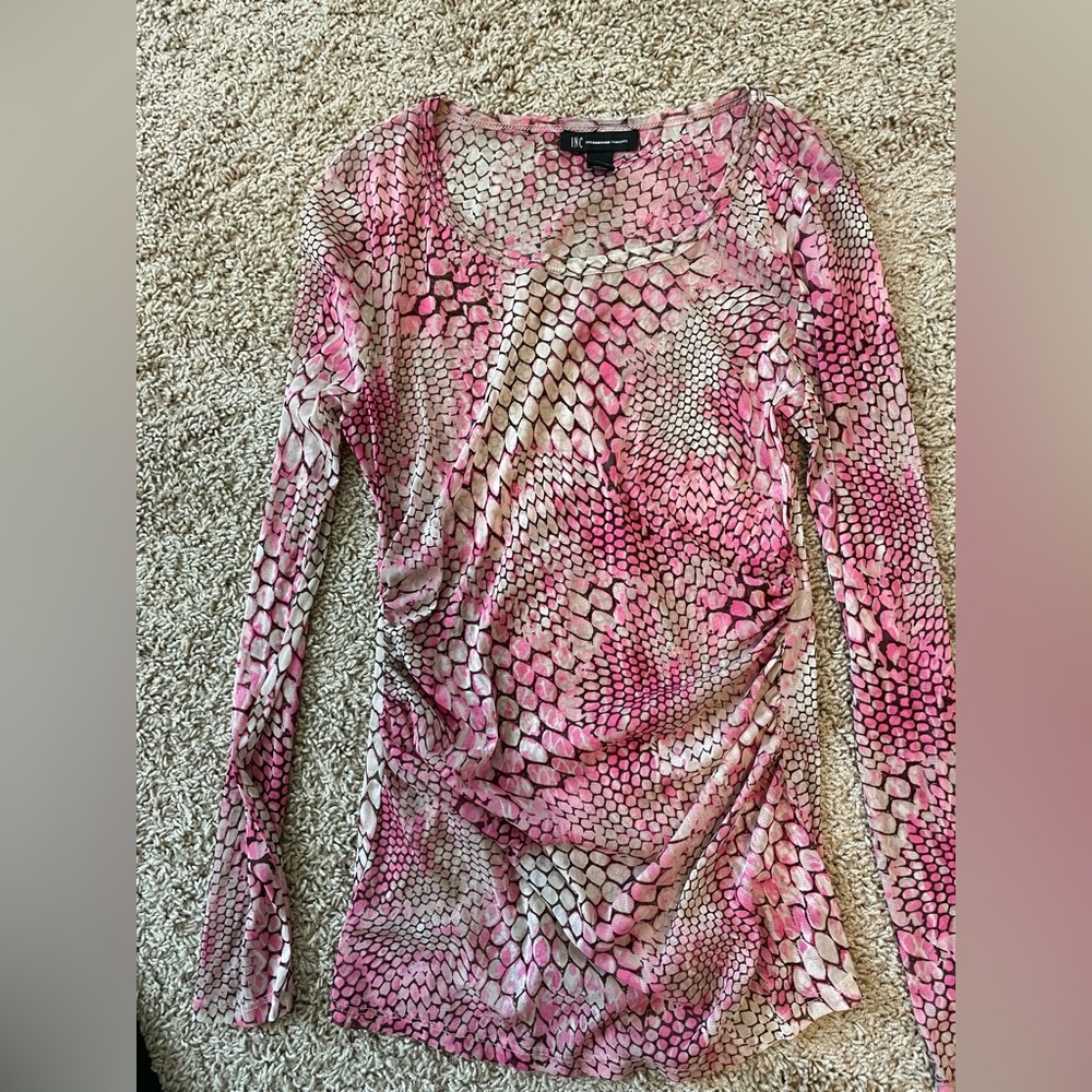 Inc International  Concepts Top in Sz L in gently used condition